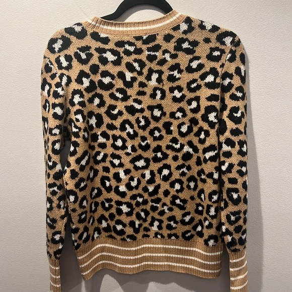 Adorable soft wool leopard Talbots sweater - Picture 6 of 6